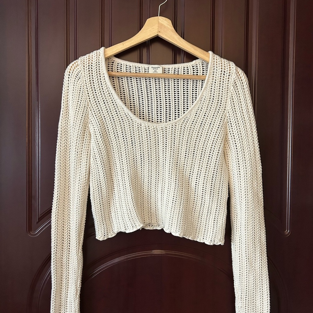 Abercrombie Cream Knit Cropped Sweater